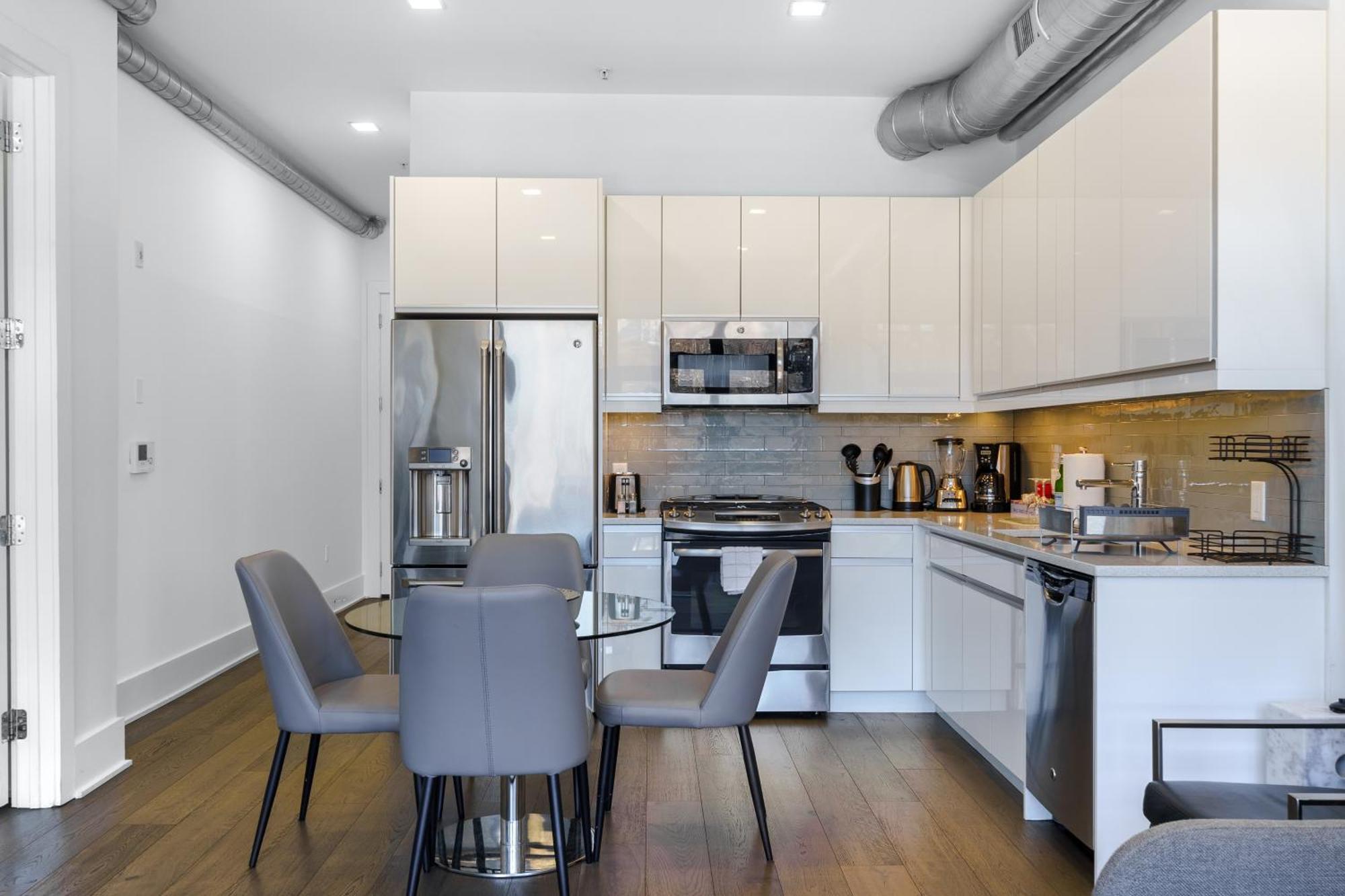 Dharma Home Suites Hoboken Exterior foto