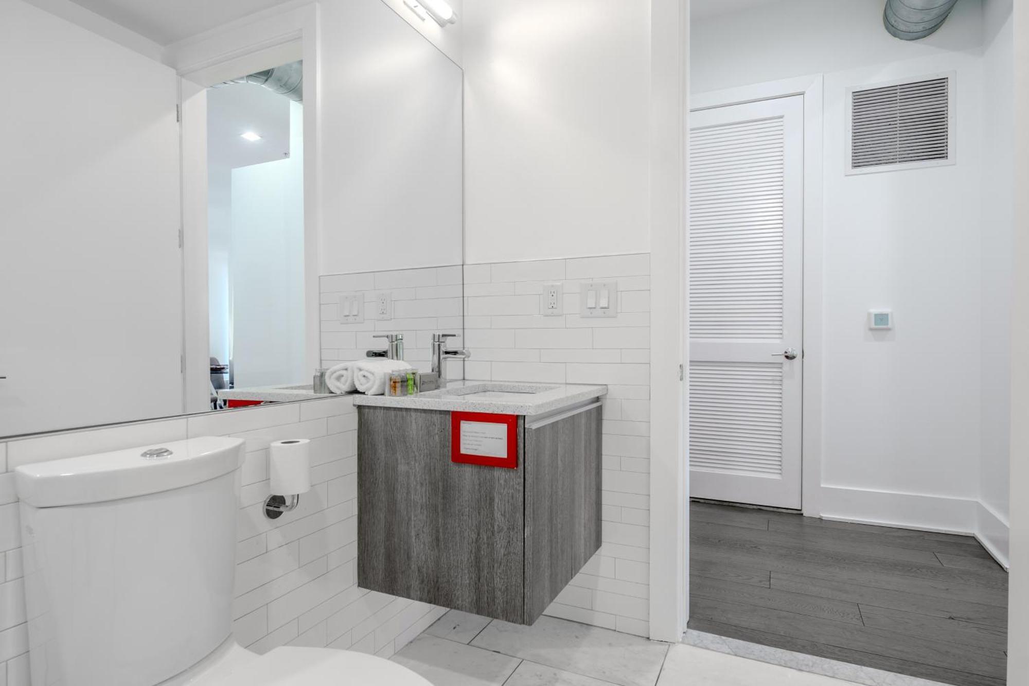 Dharma Home Suites Hoboken Exterior foto